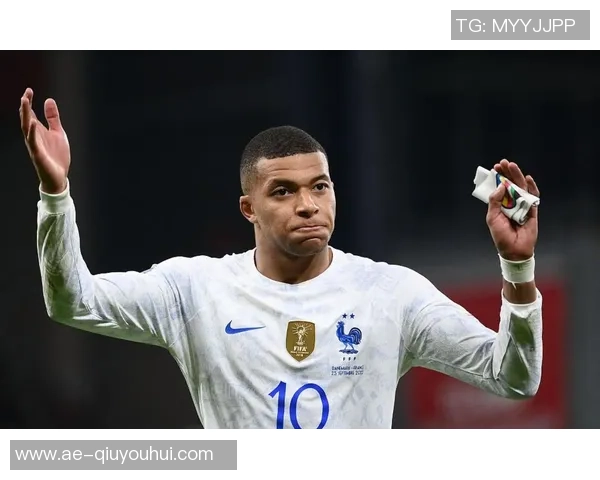 EA年度最佳蓝11人揭晓姆巴佩担任队长登贝莱与努诺门德斯获97分最高评分