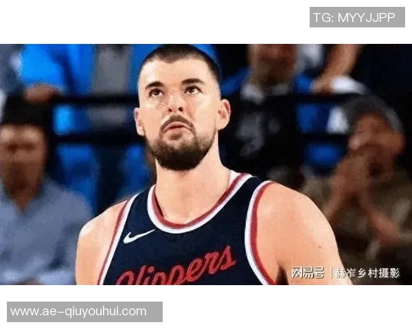 卢指导谈下半场调整为何不再使用小阵容强调祖巴茨首发带来的积极效果