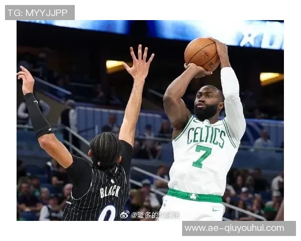 杰伦布朗分享全队胜利喜悦强调持续学习与进步的重要性