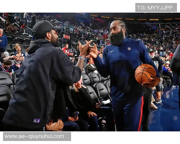 夺笋77与欧文携手送礼快船球迷调侃送走队友成常态