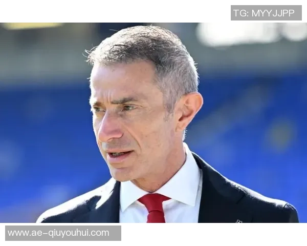 电讯报:科洛穆阿尼佩戴定制面具训练能否出战阿森纳仍未确定 电讯报:科洛穆阿尼佩戴定制面具训练能否出战阿森纳仍未确定